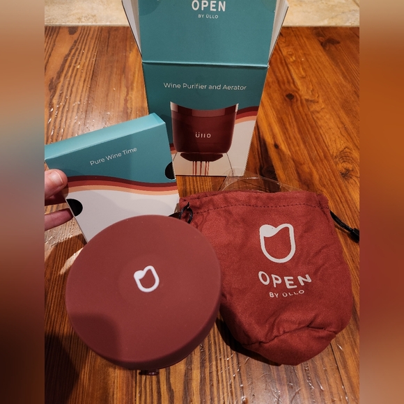 Ullo Open Wine Purifier with 2 Selective Sulfite Filters - Picture 5 of 10